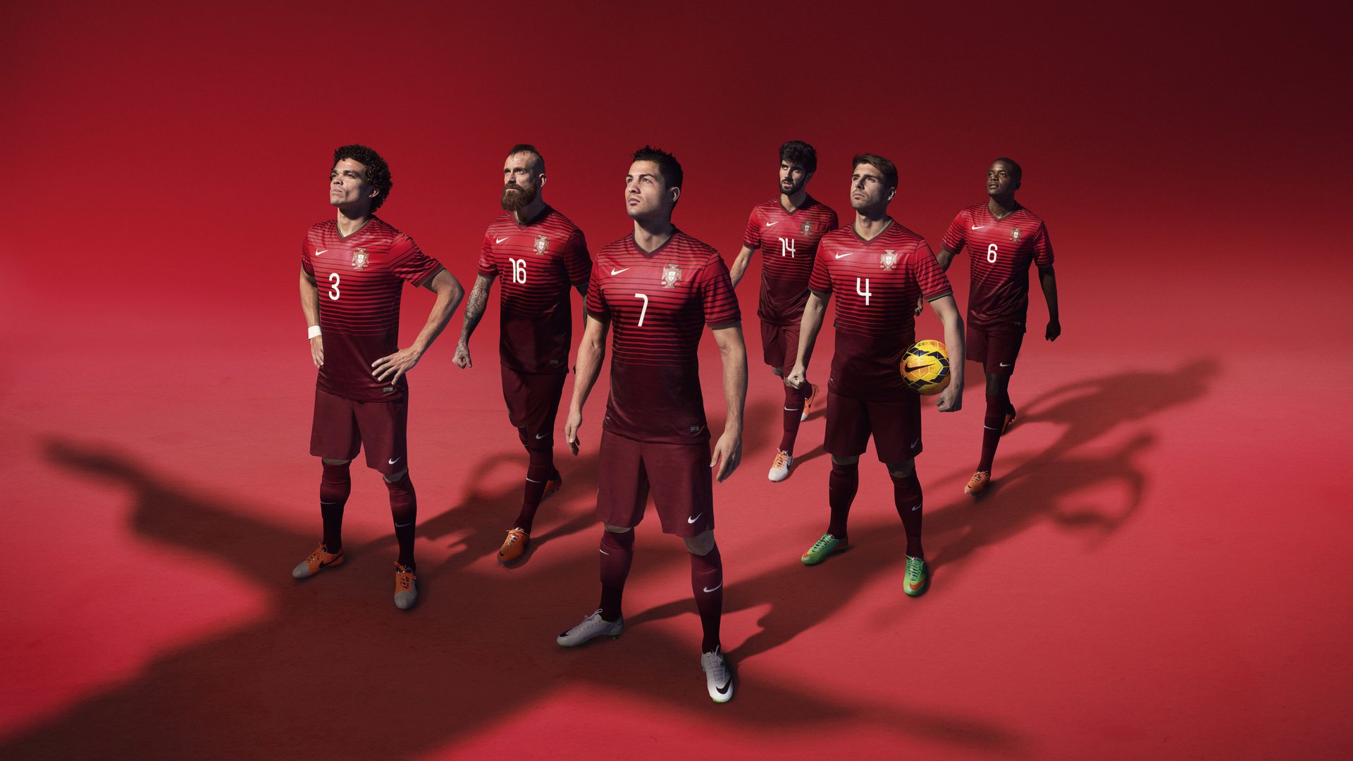 掘金中锋约基奇致命三分帮助战胜湖人，掘金官推晒约基奇训练照_控球中锋